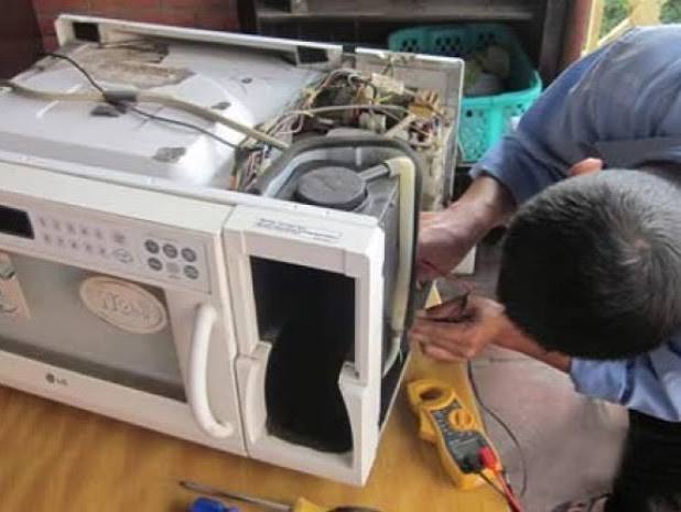 Thợ sửa lò vi sóng Bosch không nóng tại nhà